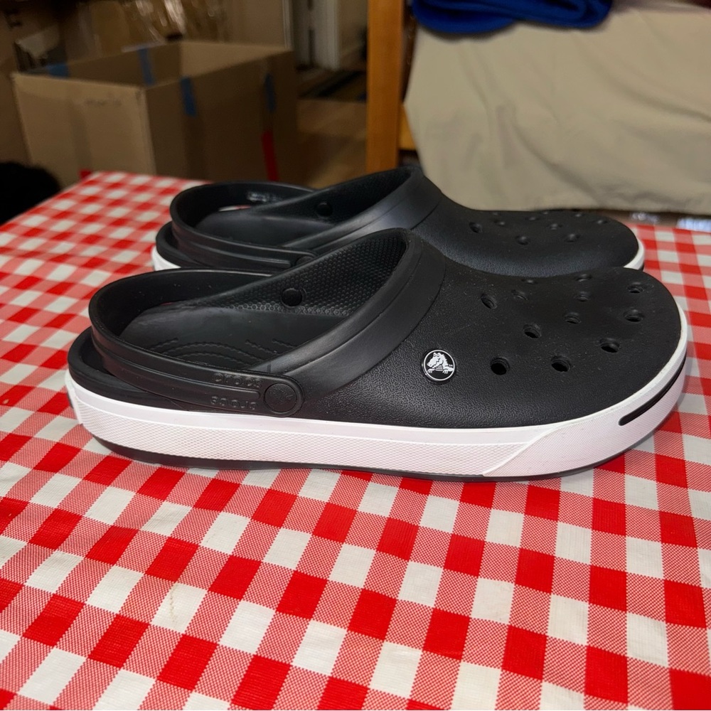 Crocs clogs Men’s black sandals size 13